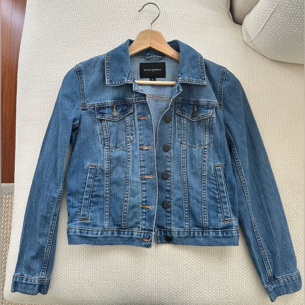 Banana Republic Denim Jacket. Size XS